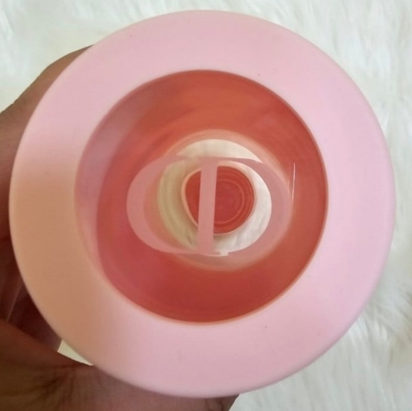 Dior Bottle Pink - Picture 4 of 7